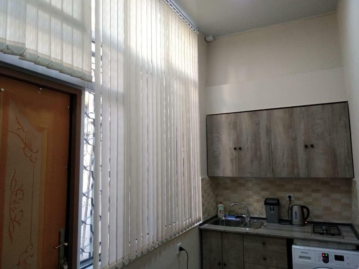 Apartment On The Delara Aliyeva Street Баку Экстерьер фото